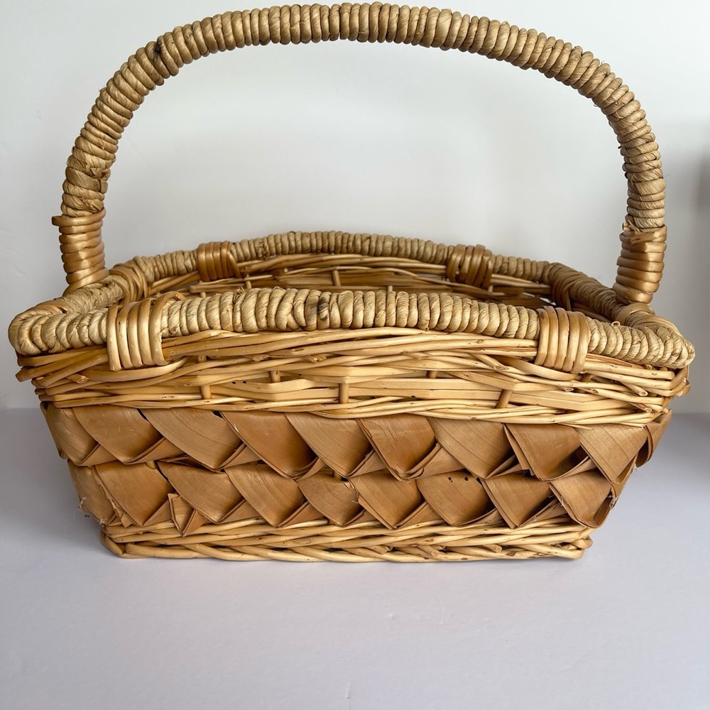 Woven Basket with Handle Vintage Storage Easter Gift